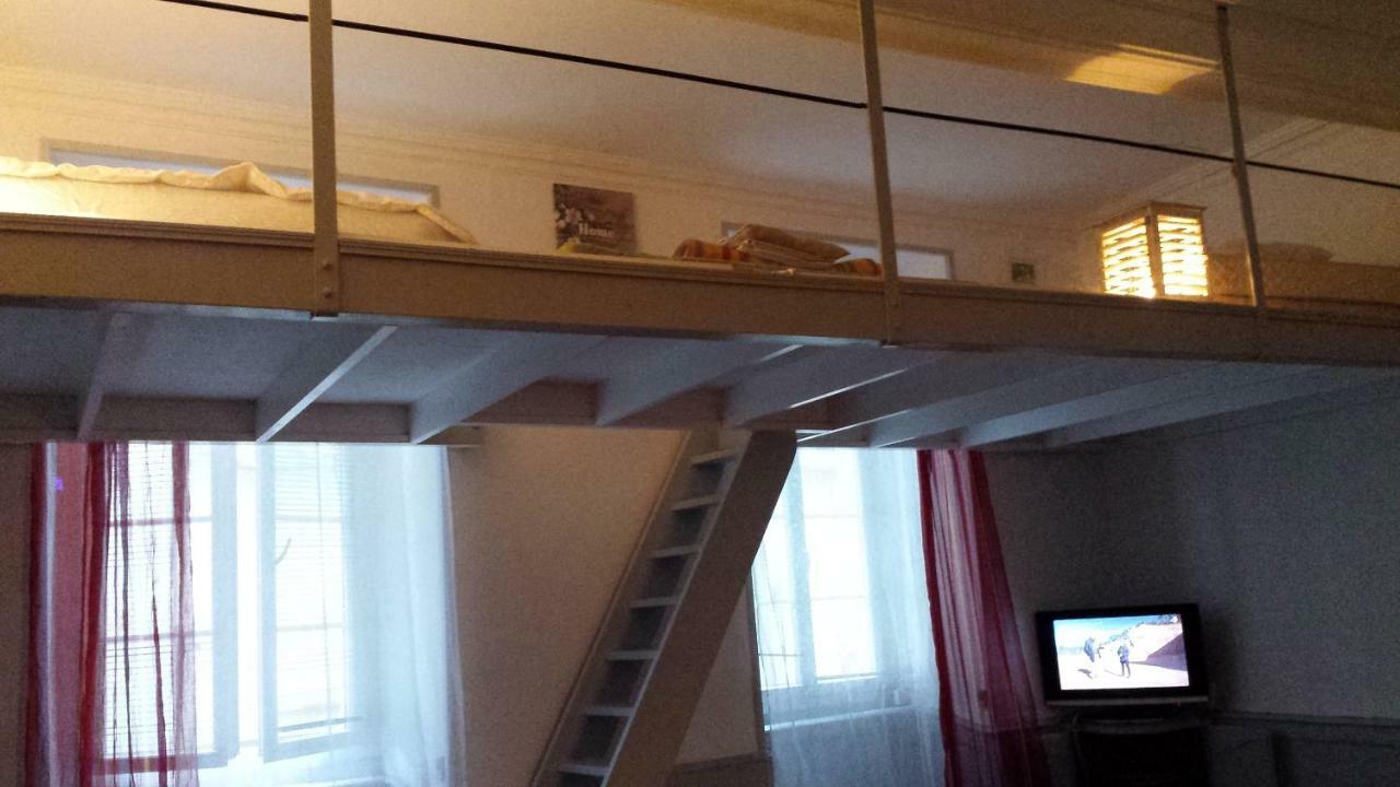 Coquet Studio En Mezzanine Nuit Pour 2 Personnes Saint-Girons  Eksteriør bilde